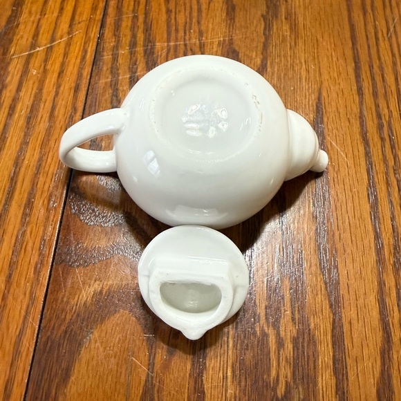 Tiny White Ceramic Teapot - Picture 4 of 7